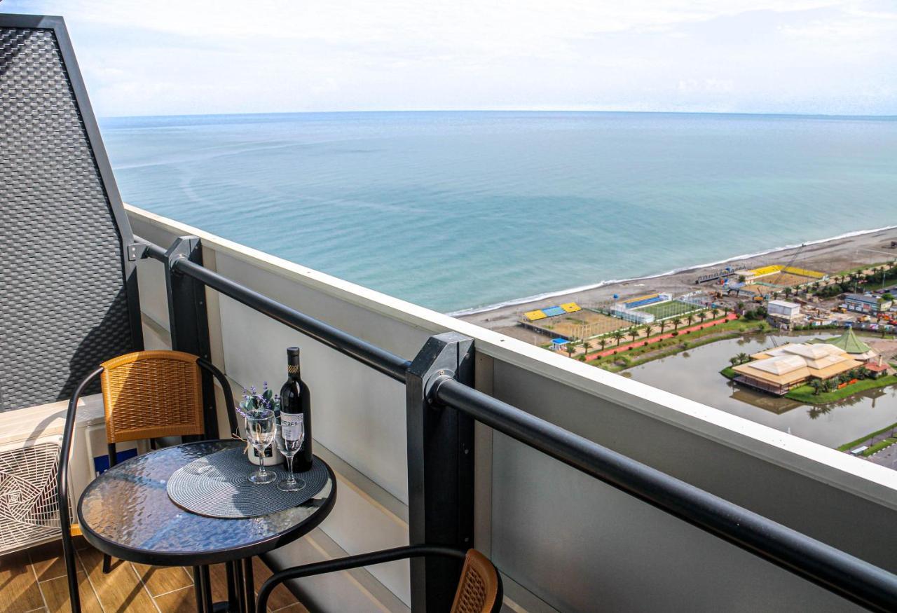Orbi Batumi City Beach View Hotel Экстерьер фото