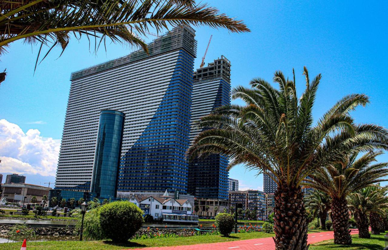 Orbi Batumi City Beach View Hotel Экстерьер фото