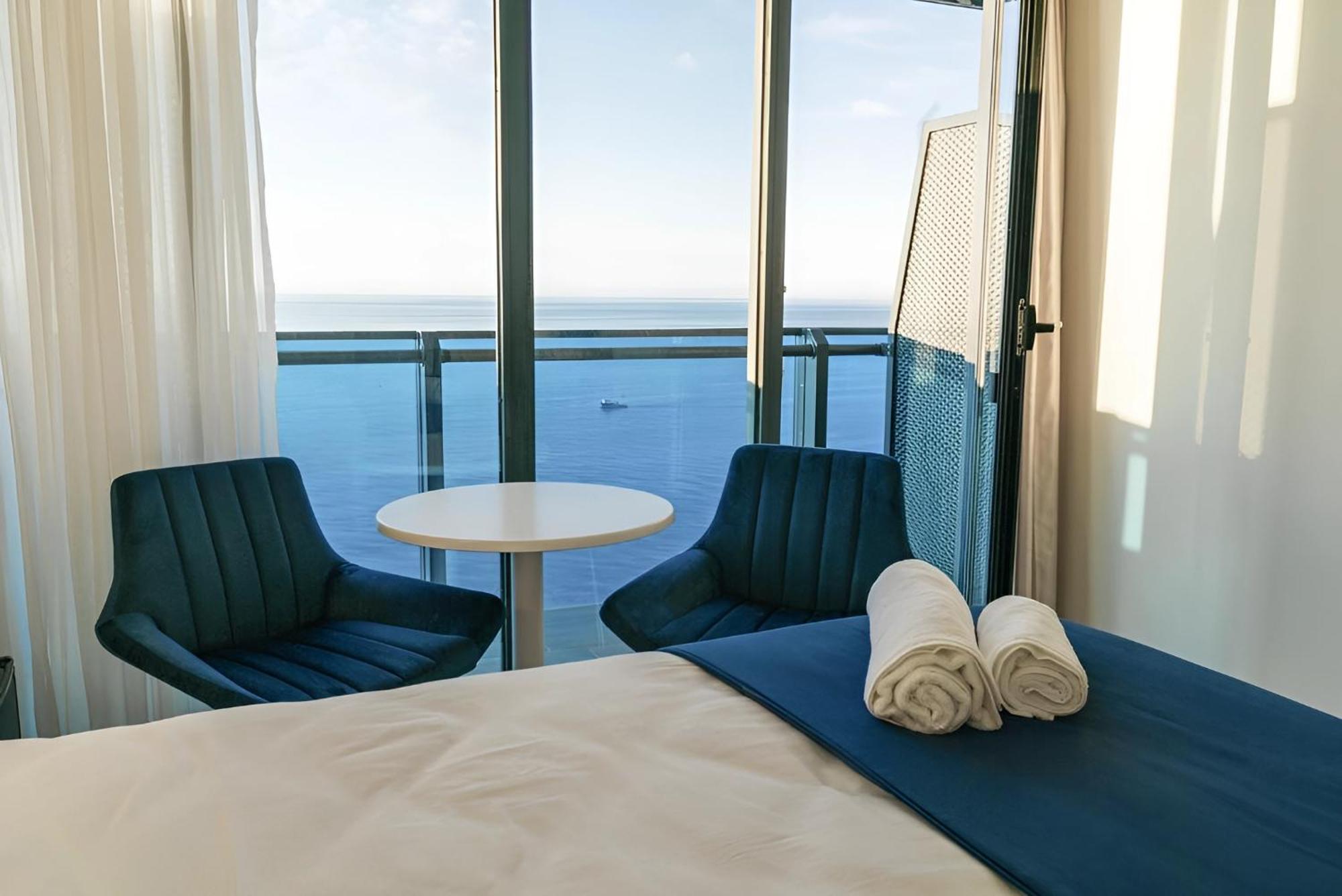 Orbi Batumi City Beach View Hotel Экстерьер фото