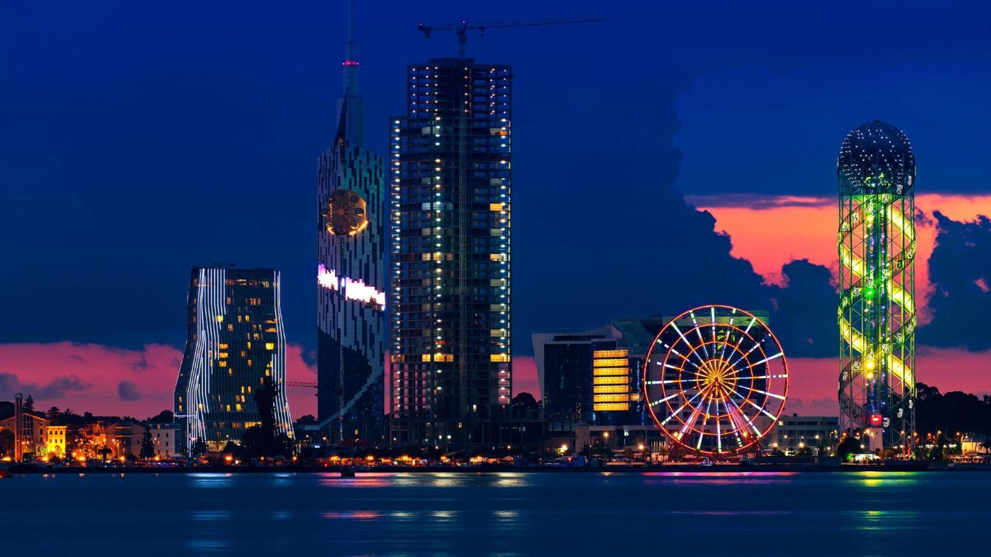 Orbi Batumi City Beach View Hotel Экстерьер фото